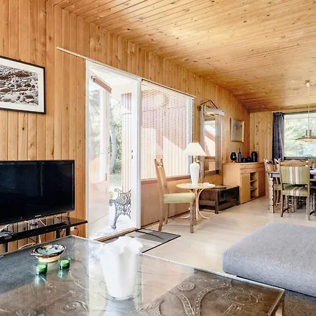 Charming Retreat In Marielyst - By Traum *