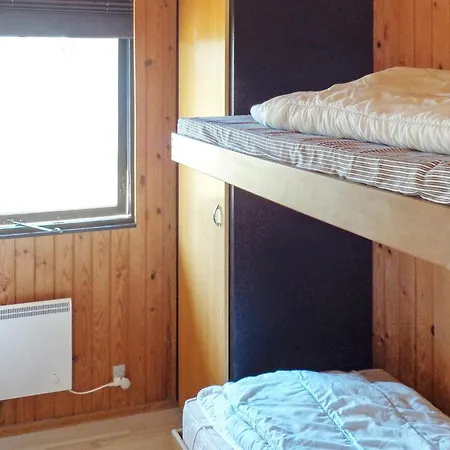 6 Person In Vaeggerlose Bøtø By