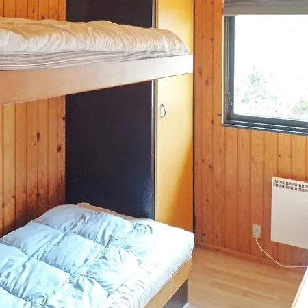 6 Person In Vaeggerlose Casa de Férias Bøtø By