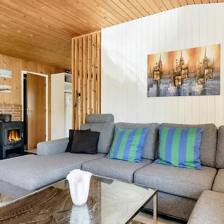 6 Person In Vaeggerlose Bøtø By